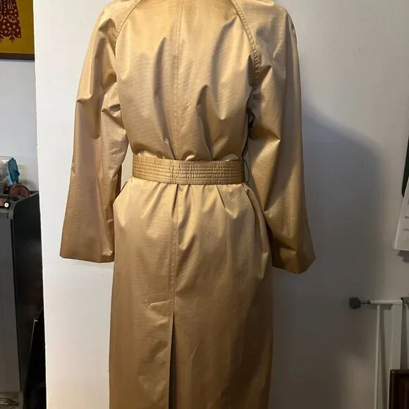 Vintage 60s / 70s Trench Coat with Belt. Perfect!! - Picture 11 of 14